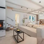 Rocco With Private Pool By 22 Estates فيلة Kozljak