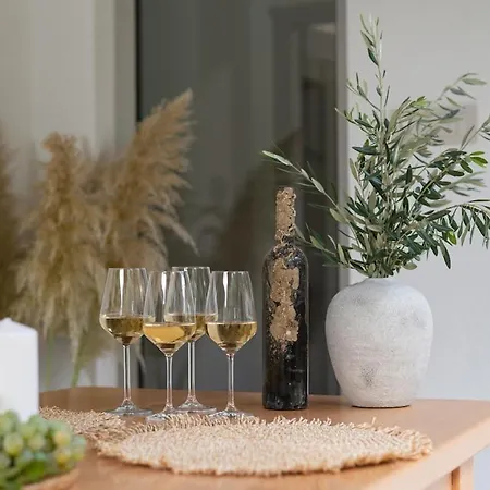 Rocco With Private Pool By 22 Estates