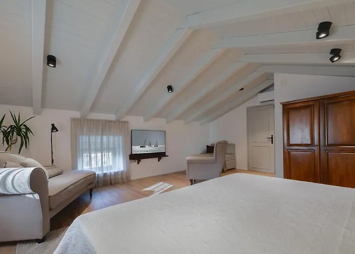 Villa Rocco With Private Pool By 22 Estates Kozljak